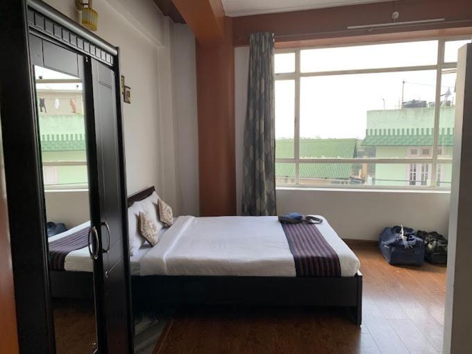 Holiday Hush Haven Hotel Shillong Exterior photo